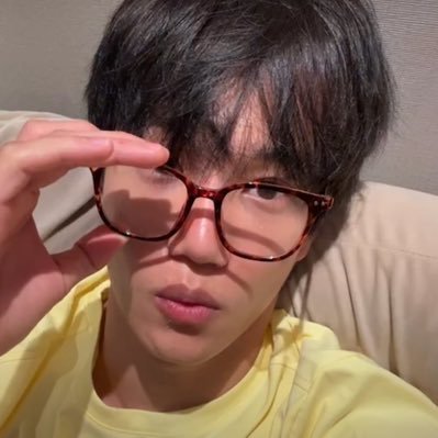 callmeyeony's profile picture. when he said ‘nothing is forever, but us SEVENTEEN will try that forever’ 🩵🩷