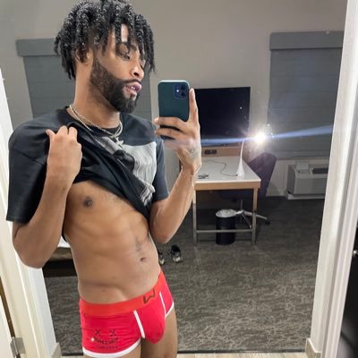 ♋️ 💔😈Tall 6’4 Slim 🆚 💦 🤎🍫 18+ explicit content private snap available‼️‼️ https://t.co/4lLuZmLDVh