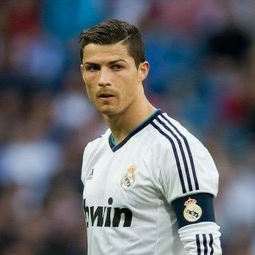 @Cristiano @RealMadrid ¡Hala madrid! Y nada más 🤍☝🏻@e6q7_حسابي الاساسي