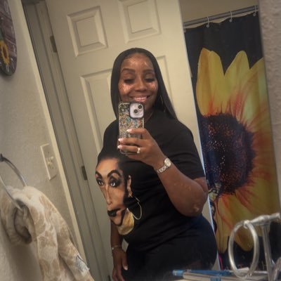 JaVon DaSani and Jahlil fine ass momma loving life and minding my business
