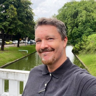 specialist @ stou 🏫 nonthaburi lyfe 🏙️ #bangkokbeagle tweets 🐶 liberal masshole 🤝 buddho-quaker✌️been around 🏙️ adhd OG 🧠#allgenres 🎶