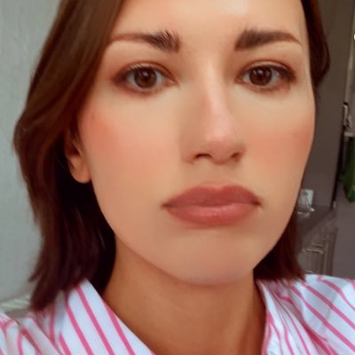 Behavioral economist exploring places, burnout, and wellbeing. Love all animals 💐 🦦 🌸 🐦 🌺 🏃🏻♀️