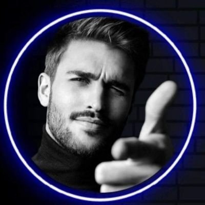 “Sessizliği severim, ama tweetlerim bağıra çağıra gelir.”