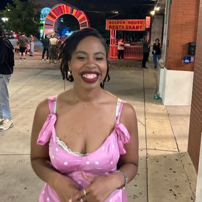 MaganLoren's profile picture. Shining bright from the West Side of Chicago. books are freedom. Writer. Abolitionist. I’m not a bird, I just like them. #VonnieWorld