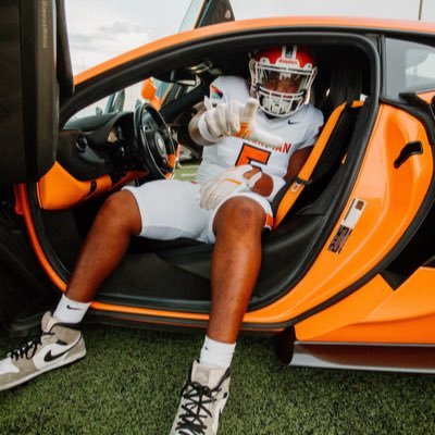 6’2 280| DT Class of 2027| #5| 4.95 40| track and field | instagram :jamesstewart65_ | bench: 295 | squat 520 | 6A region 3 All region team | @blackmanftball