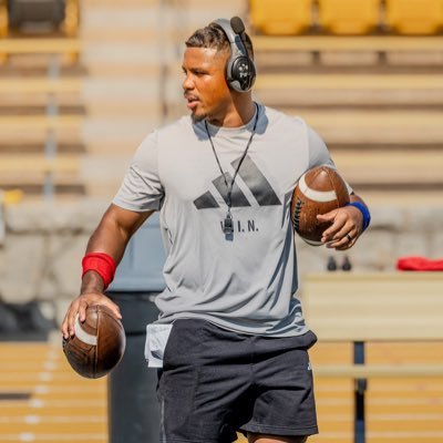Wide Receivers Coach & Pass Game Coordinator at
Emporia State University #StingersUp 🟡⚫️