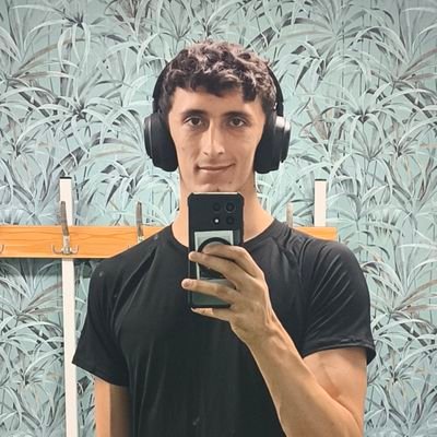23 | Videojuegos | Anime | Manga | Gym | Pádel | INTP | BMTH | Informático | Gatos | Rock Alternativo | Lol | Valorant | Challenger Support