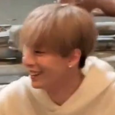 bbackt_othe1231's profile picture. 오랜 시간 지나도 너의 지금을 기억할게