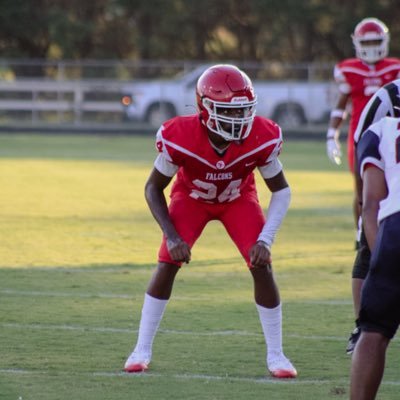 6 Ft | 175lbs | c/o 2028 | linebacker | squat 315 | bench 195 | fayetteville nc sfhs | 2 sport athlete | #910806021 | email vinesmarcus450@gmail.com |