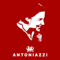 Tonia Antoniazzi (@toniaantoniazzi) 's Twitter Profile Photo