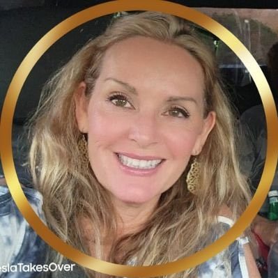 Artist🪴 Pets 🩵 Artist Texas Llama Rancher🐪 Tesla ❤️ SpaceX ✨ Garden pics📸 https://t.co/Gv61vow9if https://t.co/wwOgJiCSEz
