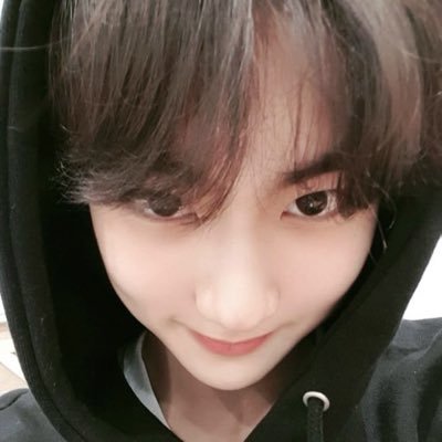 besidevyouu's profile picture. jungwon 1st defender !!!!!! live laugh love 5sos :p