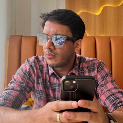 Leading Design at @teampratilipi, mentor @ADPList
Passionate about football, movies, and gaming