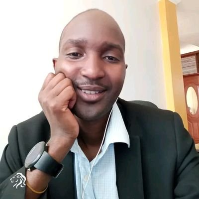Yarashemo umwambi, bawutaburuyemo ndi kureba bakora uriya muhanda. Ni umwambi hari ufite ikirindi cy’icyuma. Ni umwambi ntabwo ari icumu🇷🇼 RUGANZU II ND