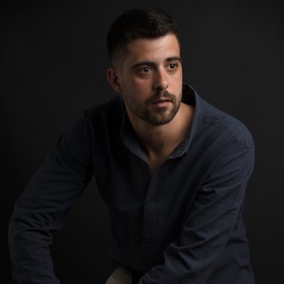 En tinc 27 Historiador UB Inconformista de naixement. També m'agrada fer teatre i del Barça