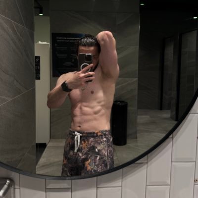 eraaay23's profile picture. 