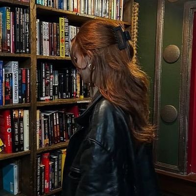 ꣑୧ Book girlie ˒ ☕ ꒰ Just a girl who loves books, coffee, Formula 1 and movies. ꒱