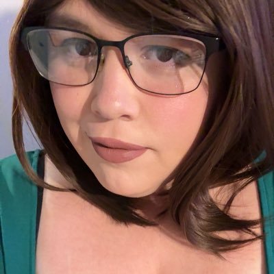 Sarahthelizard's profile picture. 31/Texas, RN, Latina 🇲🇽, Shih tzu mommy. 🐶 🏳️‍⚧️ THE Sarahthelizard, from reddit! I know, what an honor you have. She/Her