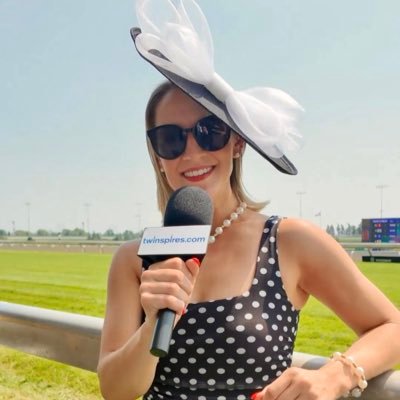 Digital Content Strategy Manager for @TwinSpires. Superfecta queen. 🐎 3x Fantasy Football champ. 🏆