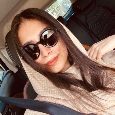 likemoon002's profile picture. من که هیچ آسمان هم زمین میخورد