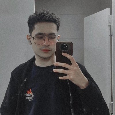 Mi vida se basa en tomar café en cantidades industriales y jugar videojuegos.
21 años