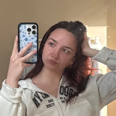 I’m everybody’s dream girl. You’re already on my page, might as well follow 💋 20yo / Spicy DMs available on OF ONLY