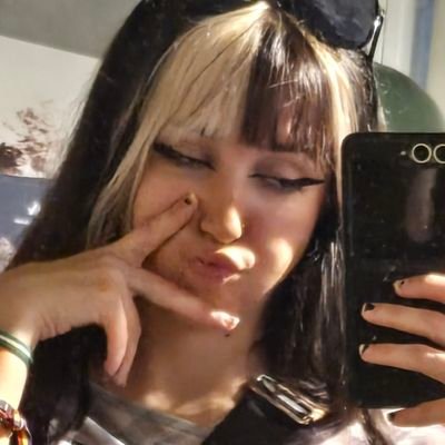 23yo ☆ non bunneary 🦊🦉 me gustan los conejitos 🌱 ever at your side, @yantaomi 🥞 @norteIis ½ of my ton