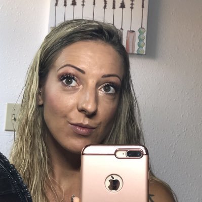 Stephaniec27015's profile picture. femme à la recherche de l’amour vrai et surtout sincère ♥️🥰