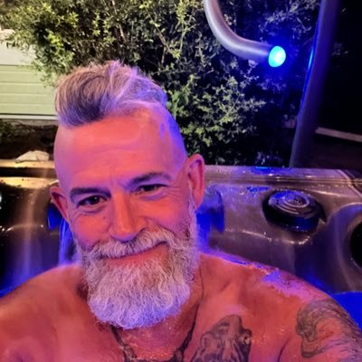 America Loving Veteran who believes in common sense, freedom, and being extremely blunt . Stay strong in Faith and your walk with God. 🚫 Porn 🚫 Crypto 🚫DfnMS