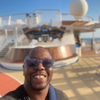 nigerian-american • eye doctor • spr 2004 space city/eta lambda/UH nupe ΚΑΨ • vice polemarch of katy-fulshear alumni of ΚΑΨ • co-host on @1st_fifteen