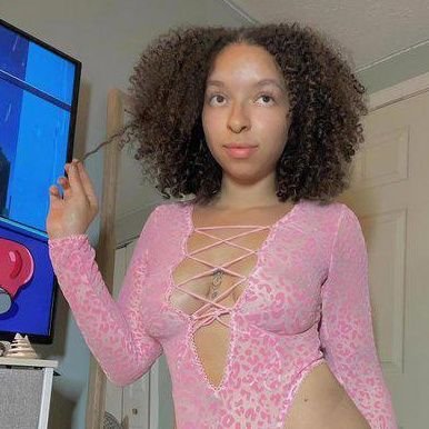 Charlotte87557's profile picture. fun to chat with 💕