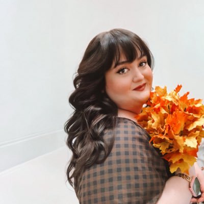 Award-Winning UK Book Blogger, Writer + Internet Friend 📖 Lover of Iced Chai + Romance Novels—📧becca@prettylittlememoirs.com • ME/CFS (she/her) 🫶🏻