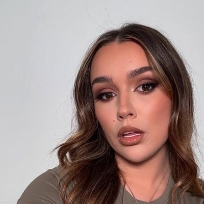 sandra869466061's profile picture. 