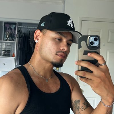 29 | Foot Fetish | SoCal | 18+ content | Collabs 📩 https://t.co/wD3TNtnC5C