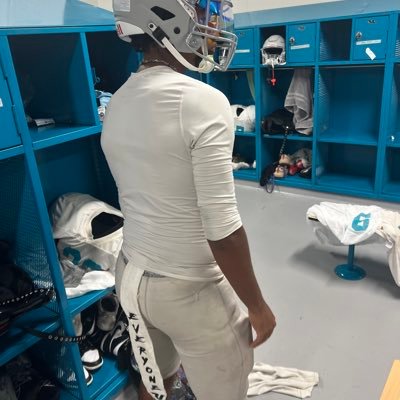 Jalean salgado class of 2026 Football OLB/DE/TE/HB/SLOT WR Almeta Crawford 6'0/Squat 335/Bench 200/40 4.9/3.2 GPA