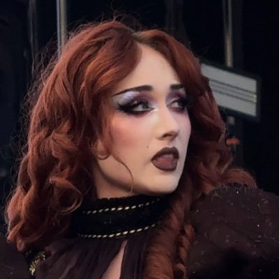 • resident aroace lesbian • mildly illiterate • more active on @jeanmoreauism • han ꨄ︎ •