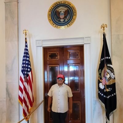 Un hombre con Dios siempre es la mayoría
-J. K.
Pro vida, Pro Armas, Trumpista, Republicano, Conservador, Madridista, Cristiano Católico Reformado.
#ALO33 #ROCK