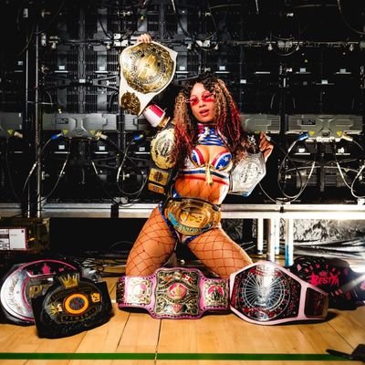 → In peace world of rich, they someone who is classy, beautiful and hot. Her name is Mercedes Monè . She got money , class and she a wrestler sometimes also. ←