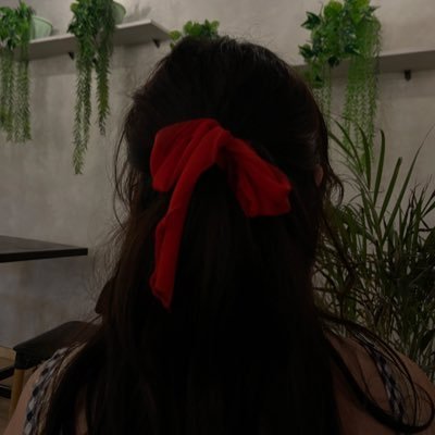 whoisl3yva's profile picture. it’s a crazy life (?