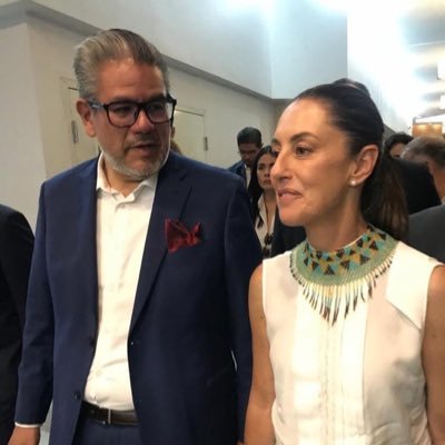 Apasionado de la tecnología con enfoque social. Comprometido a construir, reconstruir e inventar si es necesario.