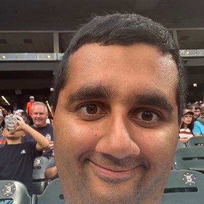 I'm Aman. People know me as my used-to singing/unboxing/movie review/movie reaction videos on YouTube! https://t.co/FWbNTpI1ol