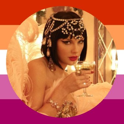 ✩ she/her ✩ now you hang from my lips like the gardens of babylon ✩ carpenter since 2015 ✩ ricky 2/28 ✩ laufey 5/4 ✩ TS 8/19 ✩ SC 9/30 ✩ wuhluhwuh ✩