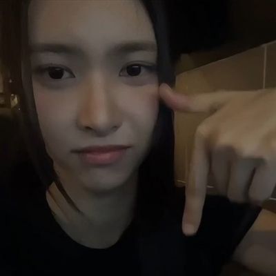 fan account 🚨 loml @RVsmtown, @aespa_official, MHDHH_friends 🌙loona is 12🌙 nugu, gg stan 📬 แอคขายของ @tochuu_w 📬