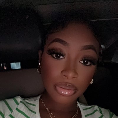 27.♐️ CEO of X’Clusive Galore💙 Instagram: __issadoll Business IG: xclusivegalore.beautylounge