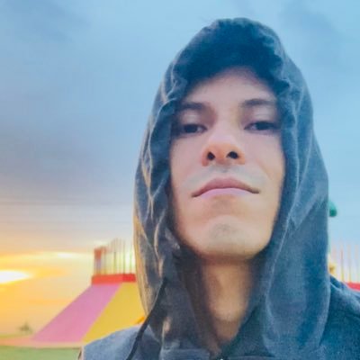 Swiftie ⸆⸉ Pokemon // Gay // Don’t fuck with my freedom // 🤍 ———🤎 Chocolates 💚 Gatos ❤️ Pizza 🖤 Netflix 💙 Playas 💛 Flores 💜 Color Fav 🧡 Atardeceres 🌅