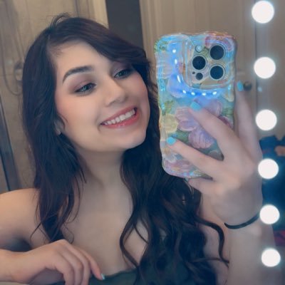 vall______'s profile picture. ya ordinary bitcccchh. 😈