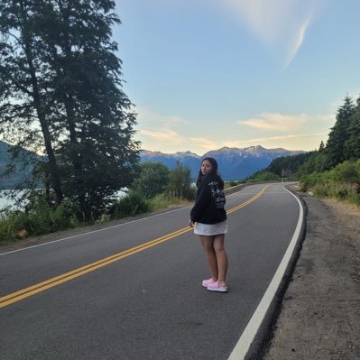 selxena_ys's profile picture. tengo mi lado astetik y mi lado rockero