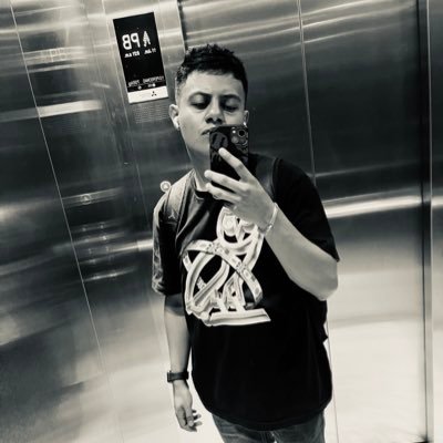AldoSucks27's profile picture. Gracias a la música por llevarme al lugar exacto.