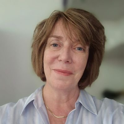 Directeur-bestuurder Bibliotheek Krimpenerwaard.
Moeder van twee prachtige kinderen.
