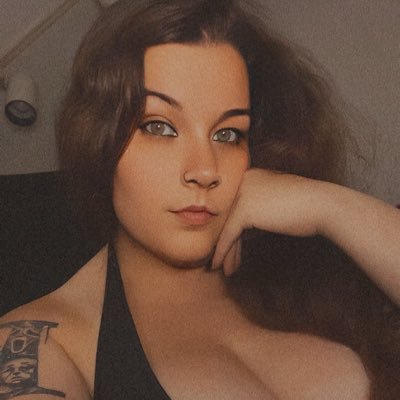 lyssashh's profile picture. professional cruehead 🤘🏼🖤 INK psycho, Halloween lover, aspiring writer. music is my first love 💋